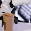 【速報】ソニーが世界初のロボットハンド技術を披露　未知の物をやさしく壊さずつかむマニピュレーター