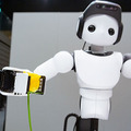 【続報】ソニー 世界初のロボットハンド技術を体験会で公開 花やケーキなど「なんでも優しくつかむマニピュレーター」の詳細レポート