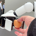 【続報】ソニー 世界初のロボットハンド技術を体験会で公開 花やケーキなど「なんでも優しくつかむマニピュレーター」の詳細レポート