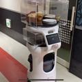 Serviが注文の品をカラオケルームまでお届け JOYSOUND池袋西口公園前店で実証実験 通知システムでロボットの到着をお知らせ