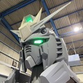「逆襲のシャア」歴代最高の24.8m実物大νガンダム立像 最新画像を公開 2022年4月に展示開始