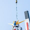 「逆襲のシャア」実物大νガンダム立像、歴代最高の24.8m全景が明らかに！右手をあげた最新写真がこれだ