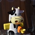 山村乳業 ソフトクリームロボットを「山村みるくがっこう 内宮前店」に導入 看板ロボがお伊勢参りの利用者をおもてなし