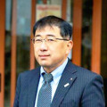 山村乳業 ソフトクリームロボットを「山村みるくがっこう 内宮前店」に導入 看板ロボがお伊勢参りの利用者をおもてなし