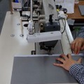 ミドリ安全が神戸機材のオーダーメイドロボットシールドの取扱いを開始 経産省の産業ロボット市場規模予測も紹介
