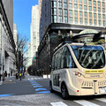 未来のスマートシティ　丸の内で歩行者専用道の全区間1.2kmを自動運転バスが低速で走行　走行位置は「Oh MY Map!」で分かる