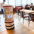レストランやショッピング街に多数の「自律移動ロボット」登場　配膳/警備/サイネージ/清掃/案内の自動化最前線　大名古屋ビルヂング
