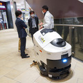 レストランやショッピング街に多数の「自律移動ロボット」登場　配膳/警備/サイネージ/清掃/案内の自動化最前線　大名古屋ビルヂング