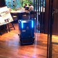 レストランやショッピング街に多数の「自律移動ロボット」登場　配膳/警備/サイネージ/清掃/案内の自動化最前線　大名古屋ビルヂング