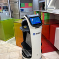 レストランやショッピング街に多数の「自律移動ロボット」登場　配膳/警備/サイネージ/清掃/案内の自動化最前線　大名古屋ビルヂング