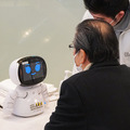 レストランやショッピング街に多数の「自律移動ロボット」登場　配膳/警備/サイネージ/清掃/案内の自動化最前線　大名古屋ビルヂング