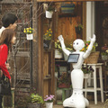 Pepperの集客・接客向け提供プランがリニューアル 契約期間を1年間に短縮 1か月単位で利用できるスポットプランも登場