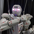 川崎重工のヒューマノイド「カレイド」と「フレンズ」のデモ公開　人とロボットが協働し、ともに暮らす未来を提案