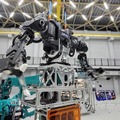 人機一体×JR西日本×日本信号 汎用ヒト型重機「零式人機」と「人機操作機」の詳細情報を公開