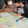 NTTドコモ 閉校する小学校で「光の思い出ドローンショー」を開催 児童の想いを64機のドローンが表現 小川町立東小川小学校