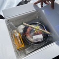スマホで注文した弁当をドローンが配送 位置情報もスマホで分かる 浜のうたせから地ノ島海水浴場まで輸送