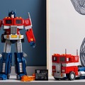 大人レゴと『トランスフォーマー』がコラボ！組み換えなしに完全変形 胸部のマトリクスも再現