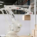 ABB 最大2.8mの高さのパレットを迅速かつ効率的に処理する「ロボットデパレタイザ」を発表