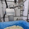 「惣菜盛り付けロボット」が盛り付けた練りサラダ惣菜を4店舗でテスト販売 86%の販売員が「良い、やや良い」と回答
