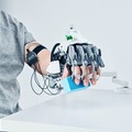 サイボーグ事業のメルティン「MELTz(メルツ)手指運動リハビリテーションシステム」で医療機器の認証を取得 動画も公開