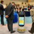 Pudu Robotics製配膳ロボット 「FOOMA JAPAN 2022」のレセプションパーティーでウェイターとして活躍