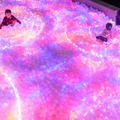 浮遊感満載のサイバー世界、スマホでさらに楽しいリトルプラネットの人気No.1アトラクション「ZABOOM」とは?