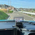 スマホをワイヤレス接続「CarPlay」「AndroidAuto」をフロント車載用ヘッドアップディスプレイで音声操作！