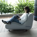 やわらかい乗り物「poimo」実用化に向けた試作機を開発　ふくらむ・たためる風船構造、直感的なクッション型コントローラ