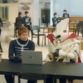 「打倒、仮面ライダー!」香取慎吾さんがショッカーのリーダーに  人材情報を可視化する「カオナビ」新TVCM イカデビルと共演