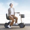 歩道を走れるスクーターをWHILLが新発売 「人生100年時代」のシニア向けモビリティ市場を開拓