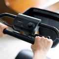 歩道を走れるスクーターをWHILLが新発売　「人生100年時代」のシニア向けモビリティ市場を開拓