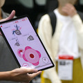 トヨタ、階段も登れる「自由」な電動車椅子「JUU」を国際福祉機器展2022で公開　車載部品活用で高信頼性とコストメリットを実現