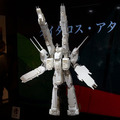 「超時空要塞マクロス展」レポート　全長70cmマクロス戦艦からロボットへ変形デモ写真を公開、合計4,600回トラブルなし！2023年春に横浜で公開