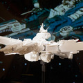 「超時空要塞マクロス展」レポート　全長70cmマクロス戦艦からロボットへ変形デモ写真を公開、合計4,600回トラブルなし！2023年春に横浜で公開