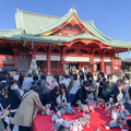 ソニー「アイボの七五三」を今年も神田明神で開催　約30体のaiboが揃って「二礼二拍手一礼」に挑戦！