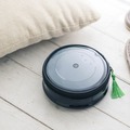 「ルンバ」そっくりなポーチが付属 アニバーサリーブック『iRobot ルンバ 20th Birthday BOOK』宝島社より発売