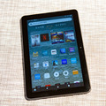 Amazon「Kindle (第11世代) 電子書籍リーダー」実機レビュー 特徴と改良点、課題と注意点 比較機種は「Fire HD8」!?