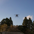 有線給電のドローン2機が連携して100時間連続飛行も　土砂やがれきの下の遭難者のスマホ位置の特定に成功　ソフトバンク、東工大、フタバ共同研究