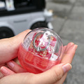 パナソニックの搬送ロボット「ハコボ」、丸の内でカプセルトイを自動販売中　2023年2月まで