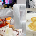 2022年に話題になったロボットたち ロボスタ記事で振り返る 未来のカフェ/自動PCR検査/ASIMOの卒業/ウマ型変形四脚ロボット/配膳ロボ/メイドロボカフェ/カルガモロボ