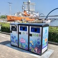 IoTゴミ箱「SmaGO」で街のゴミが減る ソーラー発電/圧縮/通信機能を搭載 海の大切さを伝える新デザイン、名古屋港水族館に設置