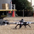 約50kgの荷物を運ぶ産業用ドローン「空飛ぶ軽トラ」実現へ！プロドローンが新製品「PD-Bear10」プロトタイプで救援物資を輸送