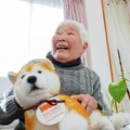 渋谷の忠犬ハチ公生誕100年記念、なでると鳴く「なでなでワンちゃん 秋田犬HACHI EX 」Makuakeで限定100頭の先行販売中