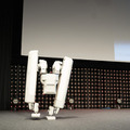 新経済サミット2016で披露されたロボット「Schaft」の動画と写真を入手しました