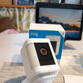 Amazon リング・ホームセキュリティカメラ「Spotlight Cam Plus」製品レビュー　バッテリーで設置が楽々、ライブ映像をスマホやEchoで確認