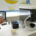 PLEN Roboticsとugo、寿司ロボのスズモフェアでコラボ　飲食店での受付・配席を自動化