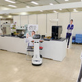 PLEN Roboticsとugo、寿司ロボのスズモフェアでコラボ　飲食店での受付・配席を自動化