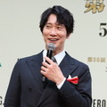 「第90回 日本ダービーPR発表会」で競走馬ロボット「ダビノスケ」を公開　佐々木蔵之介と見上愛が登壇、HERO馬と歴史を振返る