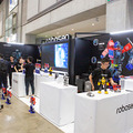 Robosenがトランスフォーマーの高性能ロボット製品群を「東京おもちゃショー」で展示　バンブルビーや映画版リアルモデルもお披露目、塩屋翼氏と河森監督も登壇