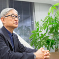 新作映画『SINGULA』堤幸彦監督に聞く「進化したAIが普及した未来はユートピアか? ディストピアか?」単独インタビュー